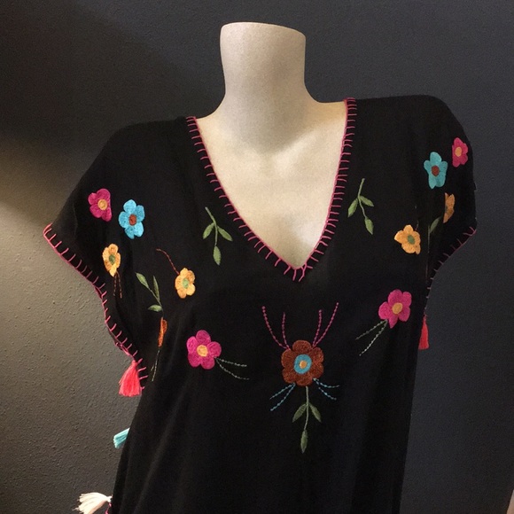 Embroidered Kaftan - Picture 1 of 8